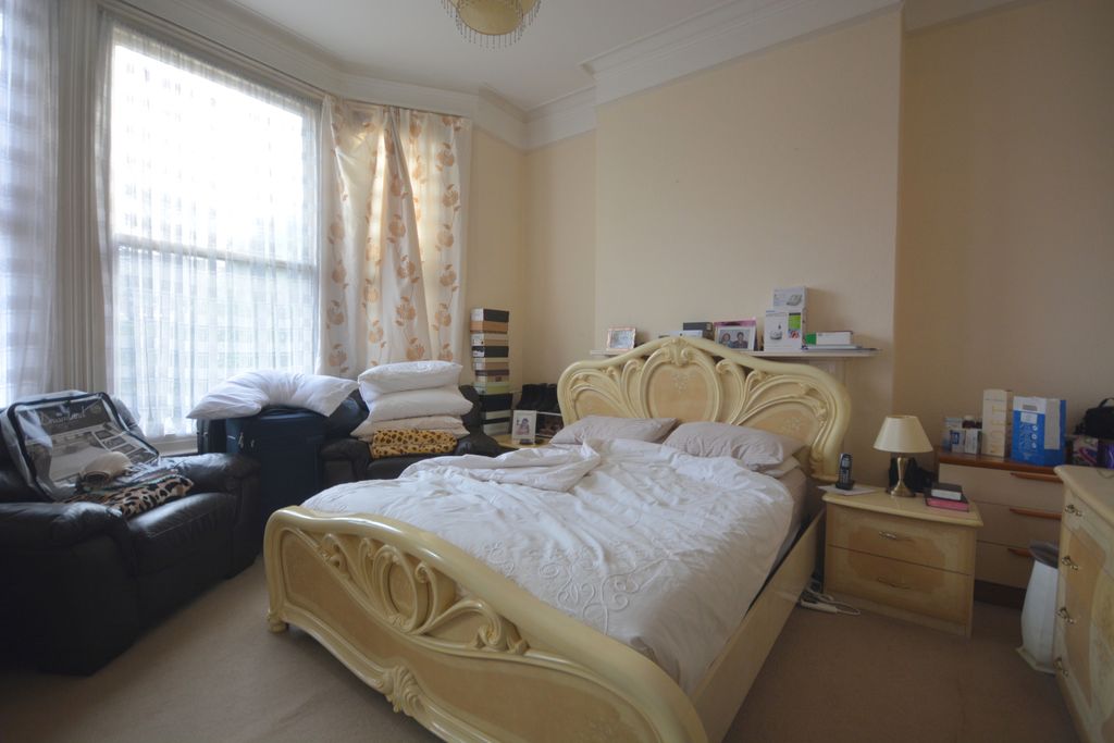 Property photo 3 of 7 Gallery