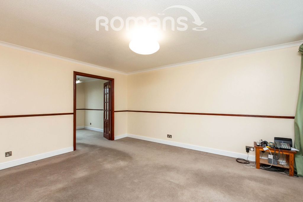 Property photo 3 of 10 3