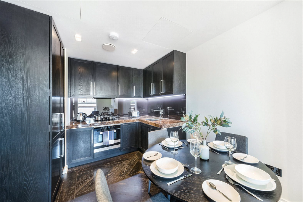 Property photo 3 of 7 Kitchen