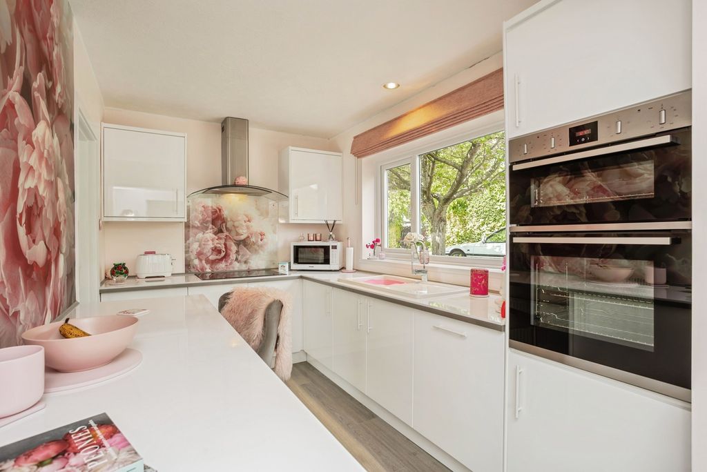 Property photo 2 of 18 Pbox-Img.Jpg