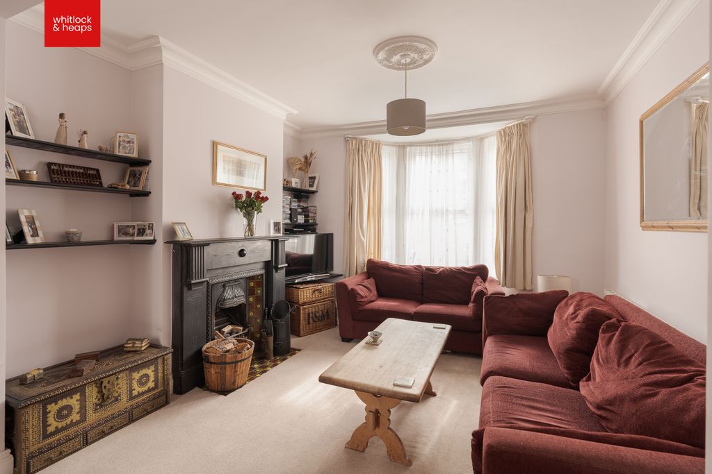 Property photo 3 of 11