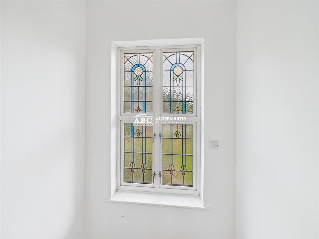 Additional image 24 of 5 bed property for salePenshurst Gardens, Edgware HA8