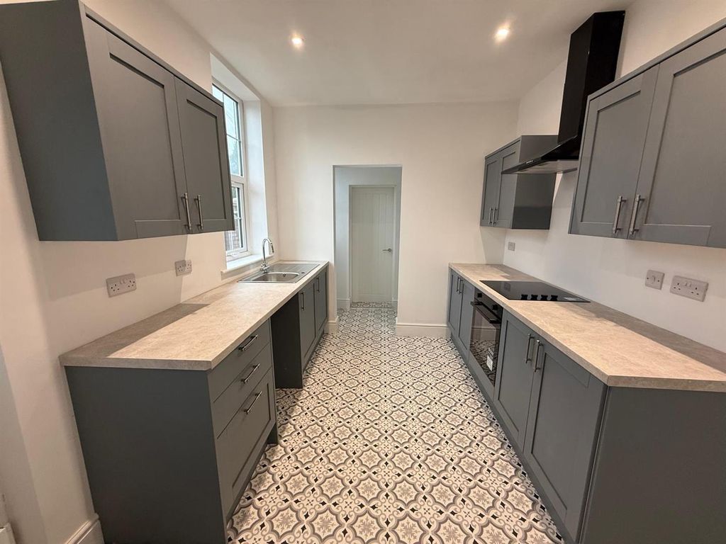 Property photo 2 of 15 Kitchen Century.Jpeg