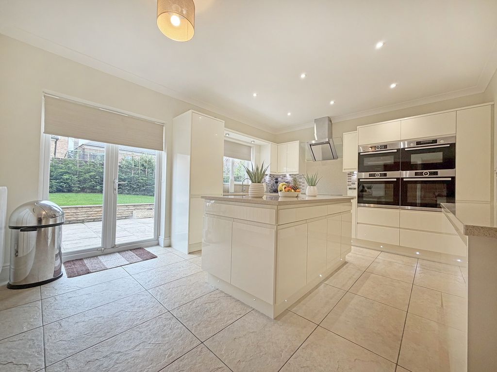 Property photo 3 of 49