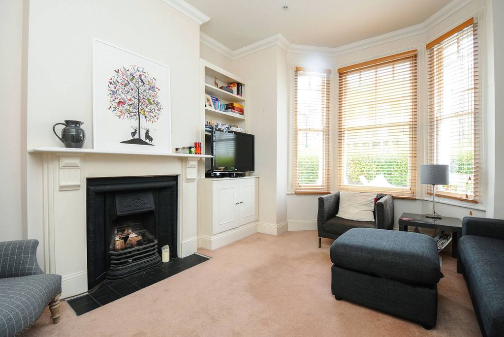 Property photo 1 of 12
