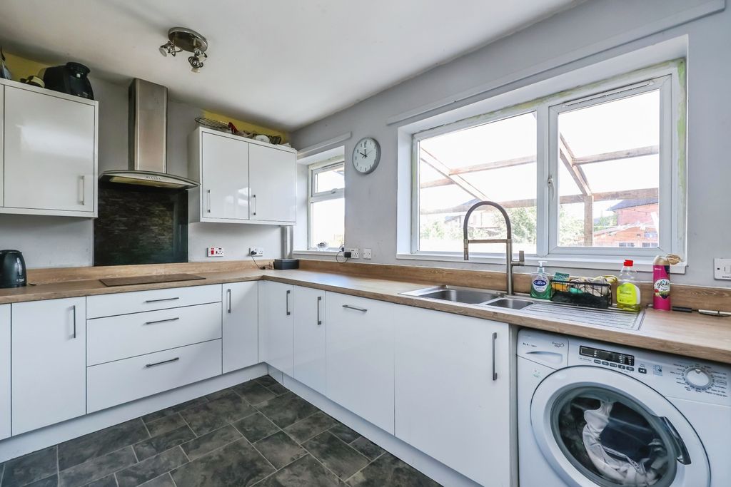 Property photo 3 of 15