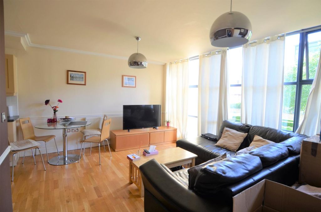 Property photo 1 of 6