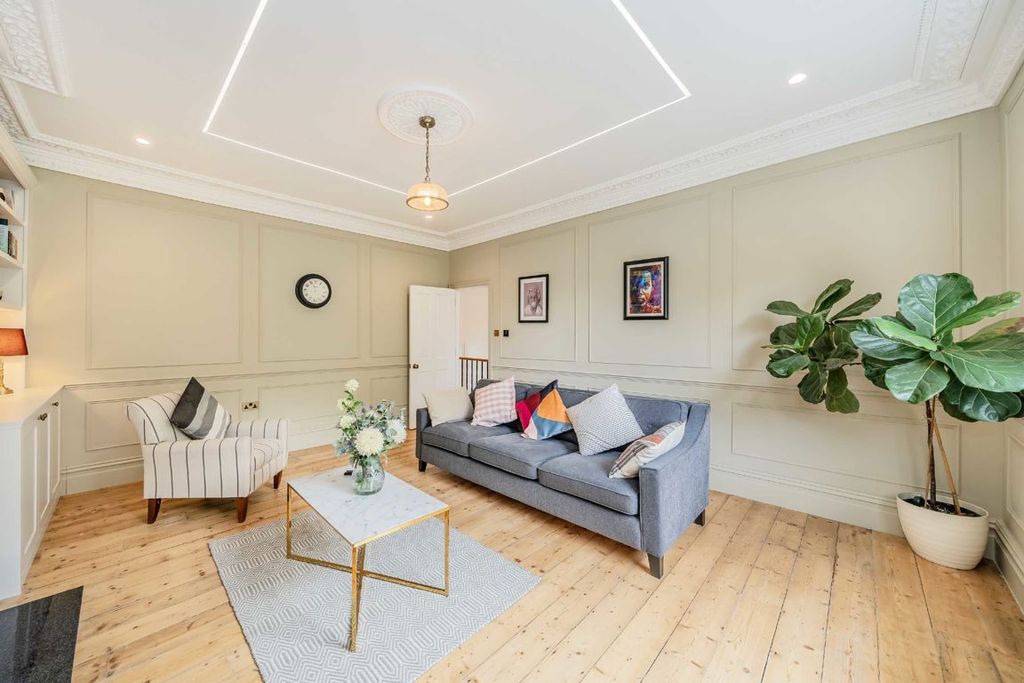 Property photo 1 of 5
