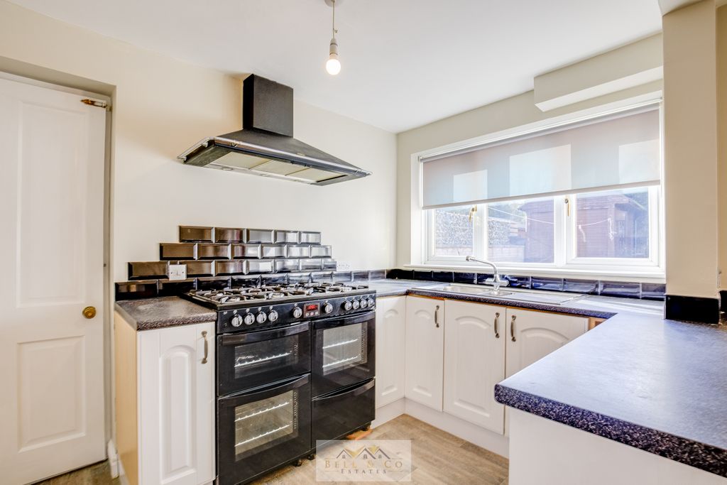 Property photo 2 of 36 Kitchen 1.2