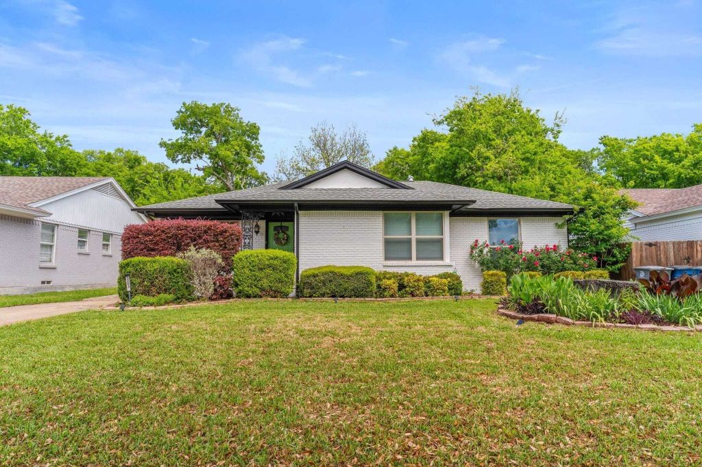 Property photo 1 of 27
