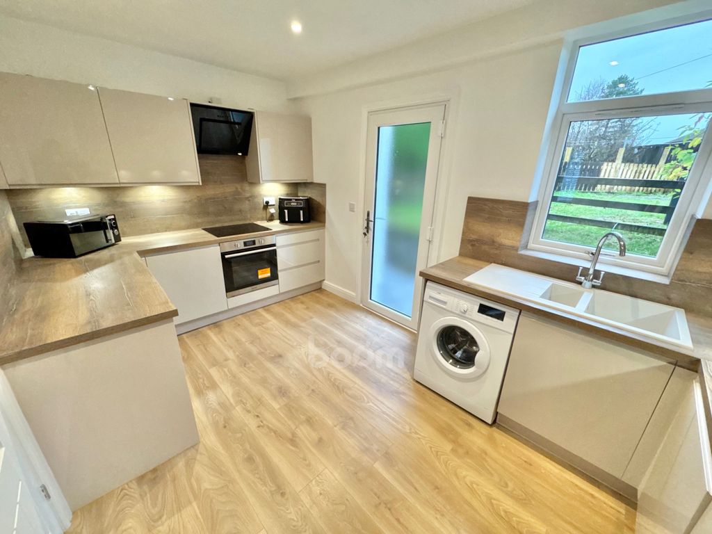 Property photo 3 of 28 Img_7484