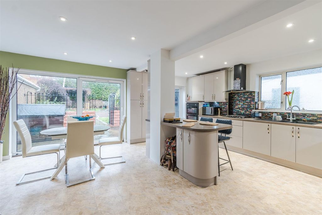 Property photo 3 of 27 Kitchen/Dining/Sitting Room