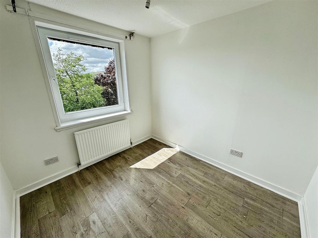 Property photo 3 of 8 3.Jpg