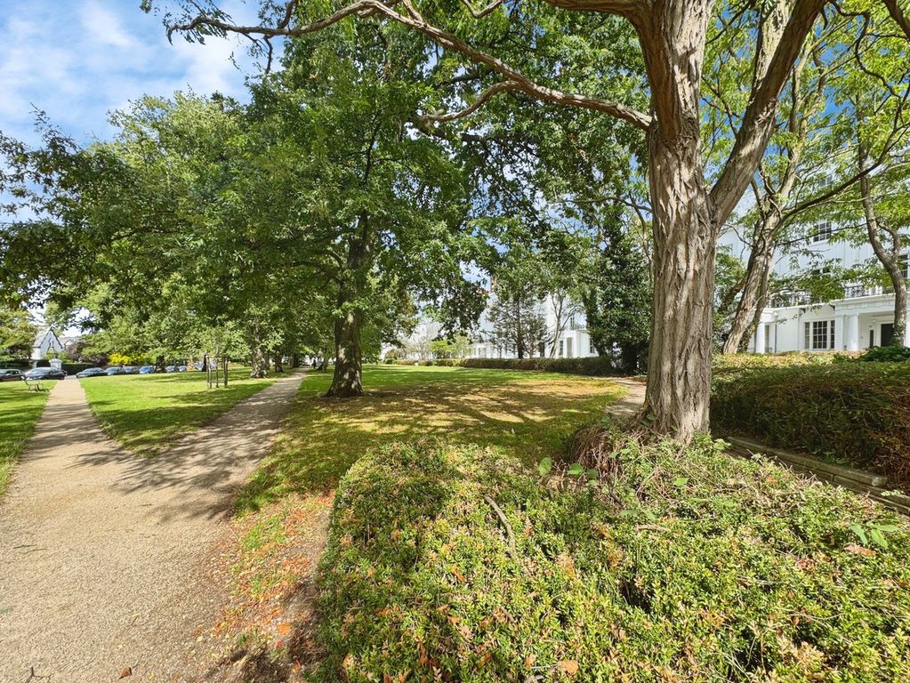 Property photo 2 of 24