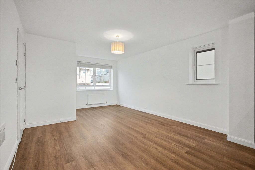 Property photo 3 of 13 Louge Diner