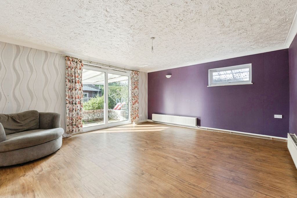 Property photo 3 of 17 Photo