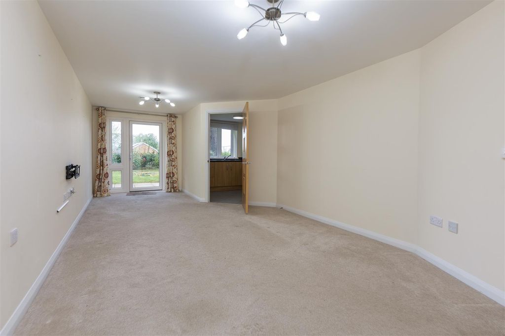 Property photo 3 of 13