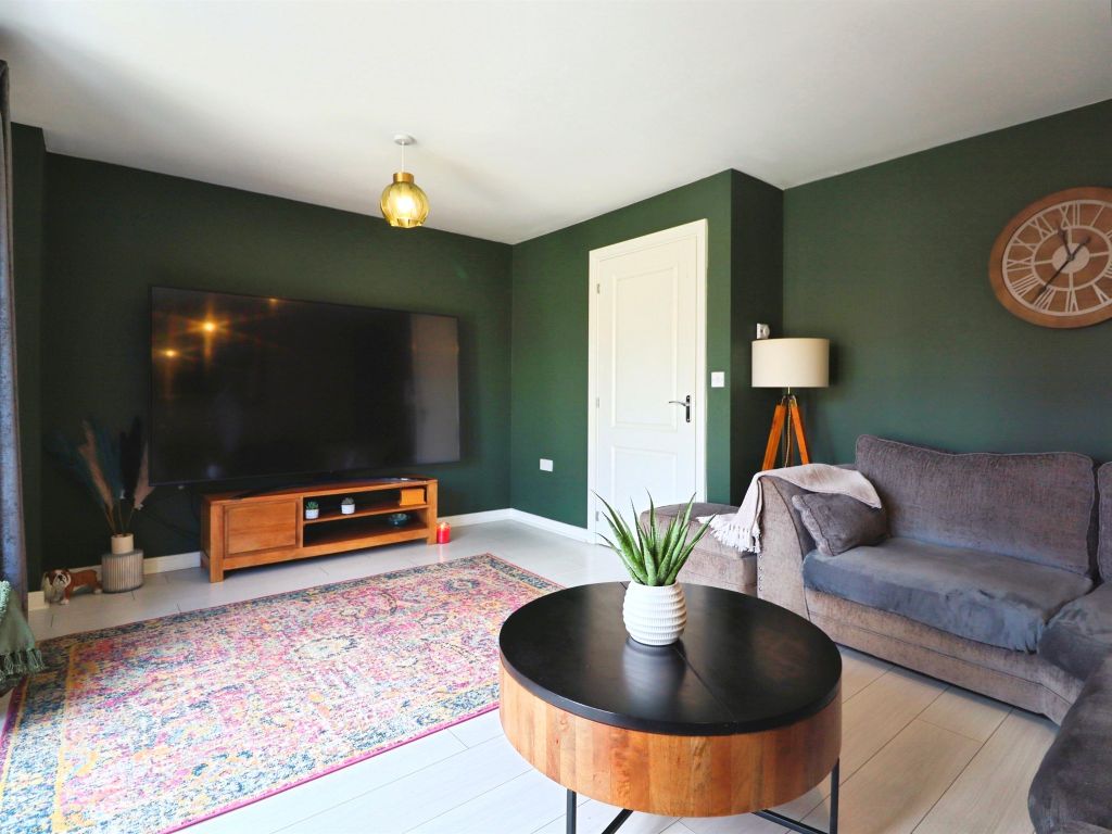 Property photo 2 of 27