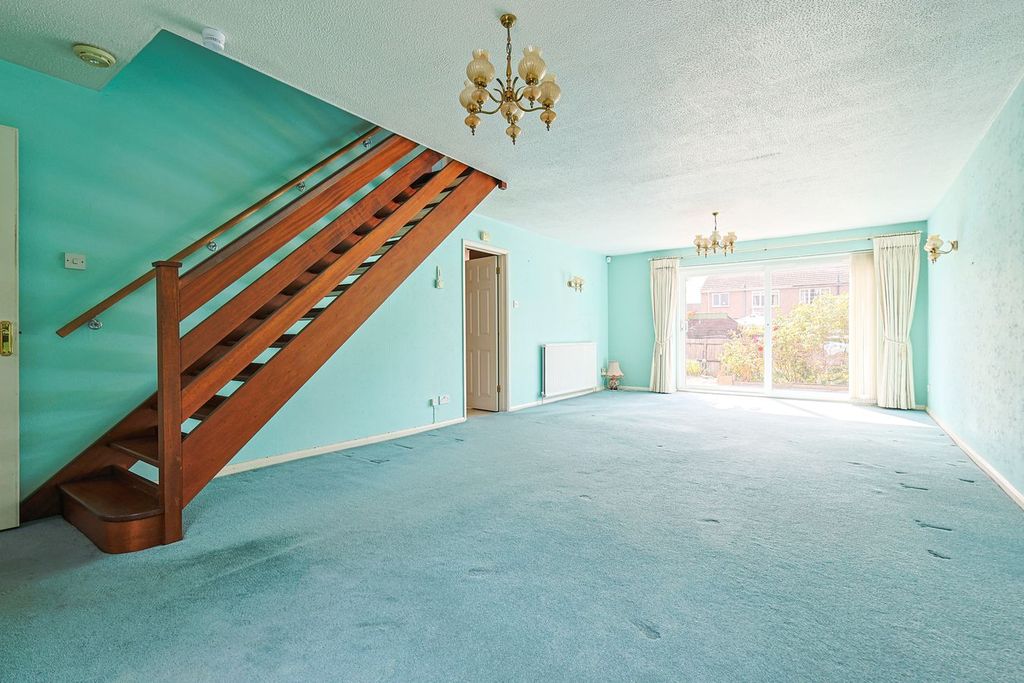 Property photo 2 of 25