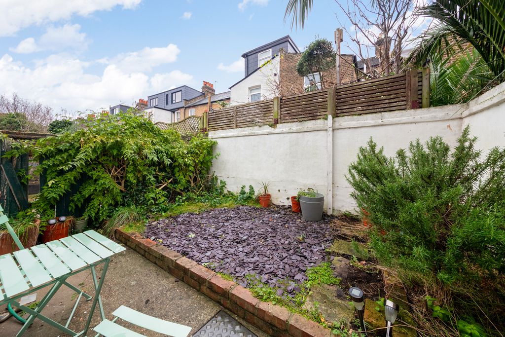 Property photo 2 of 15 Garden