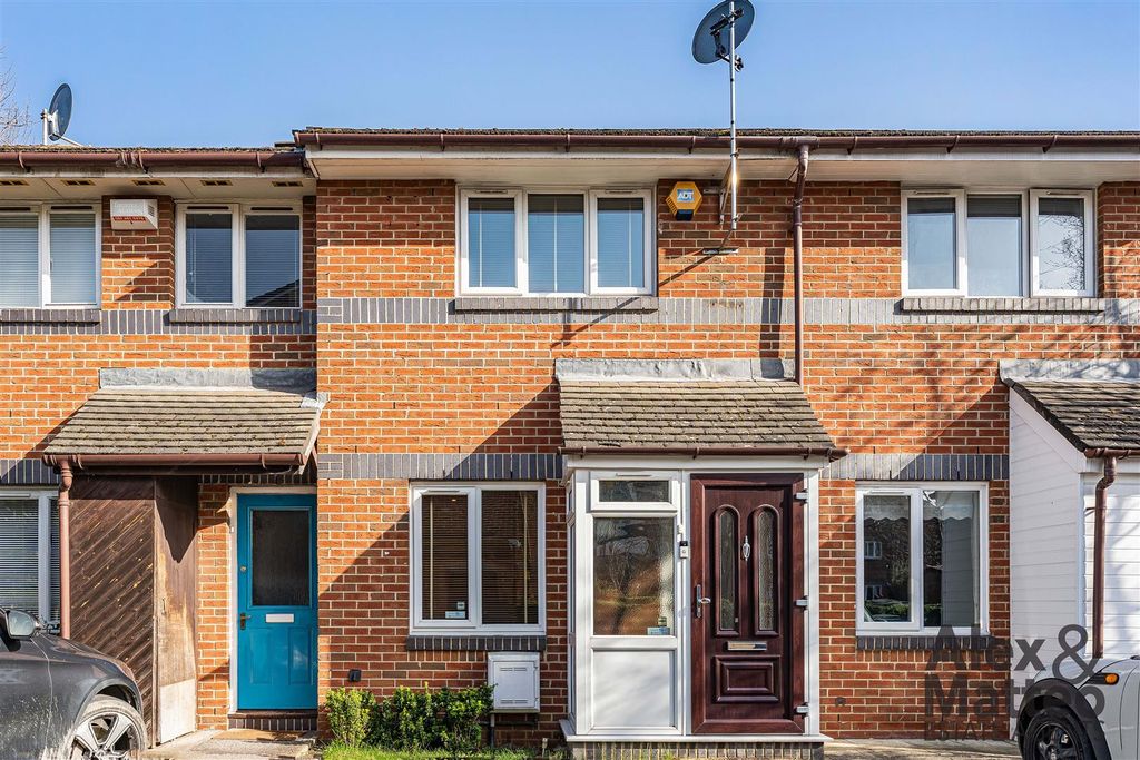 Property photo 1 of 16 Henley Drive