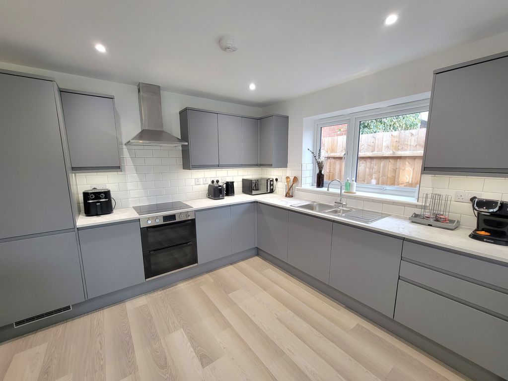 Property photo 3 of 14 Indicative