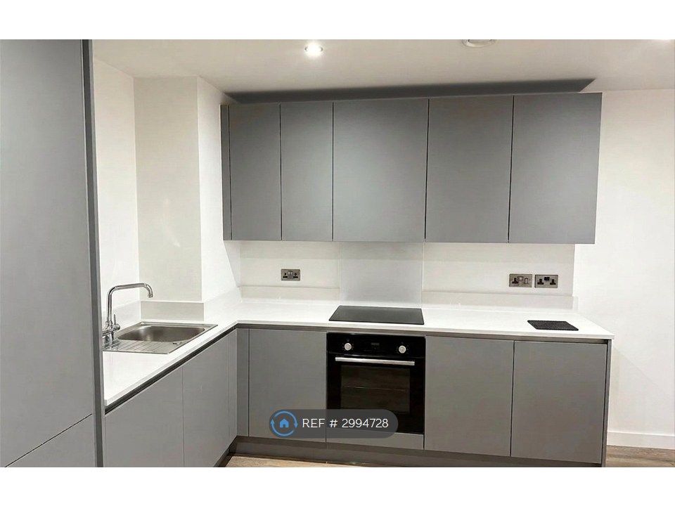 Property photo 3 of 8 Kitchen