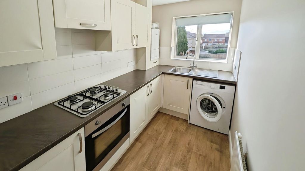 Property photo 3 of 10 4 Larkrise Kitchen B.Jpg