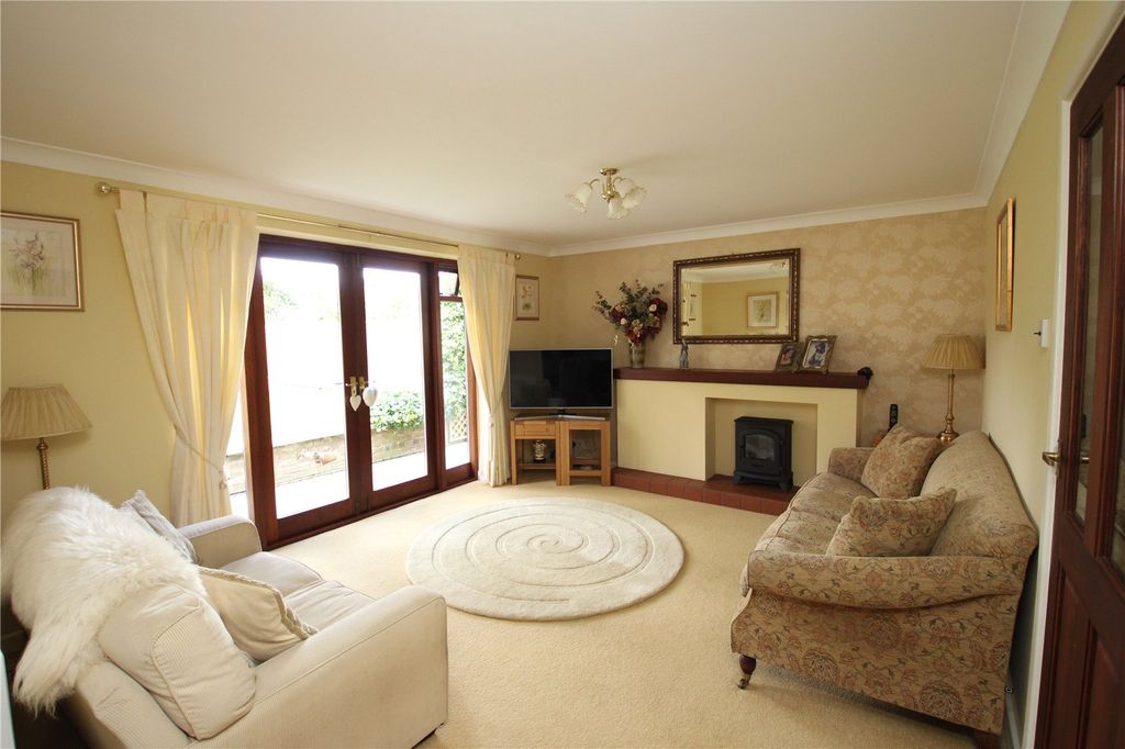 Property photo 2 of 23 Picture No. 19
