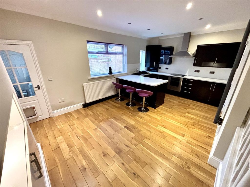 Property photo 3 of 10 Kitchen/Diner