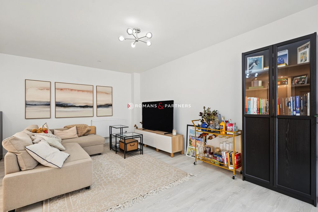 Property photo 3 of 12