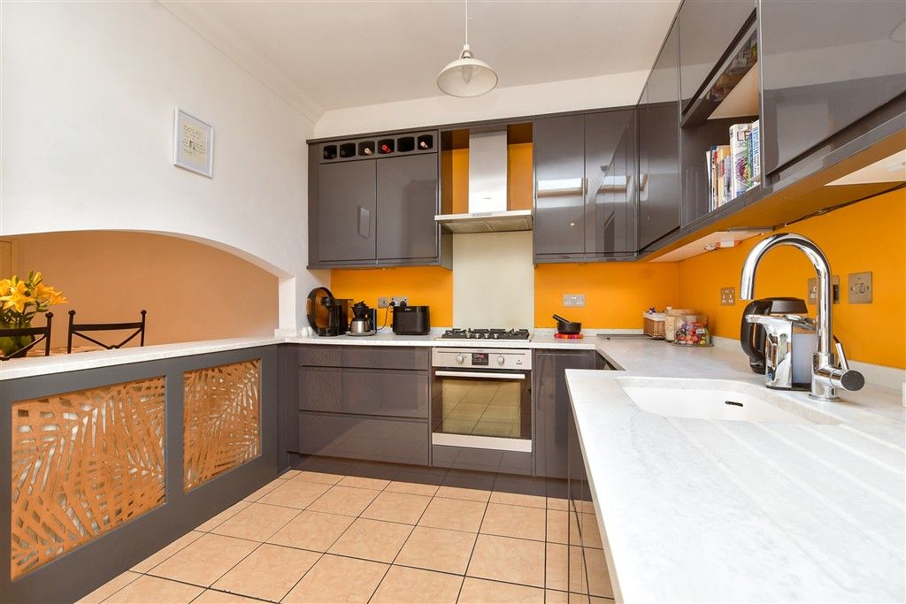 Property photo 2 of 14 Kitchen