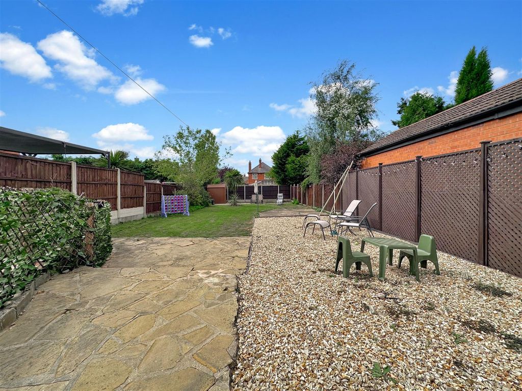 Property photo 3 of 24 Generous Private Garden 512