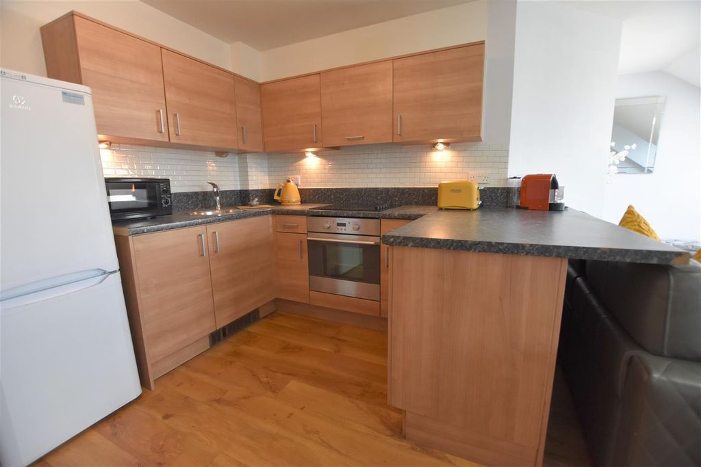 Property photo 2 of 15