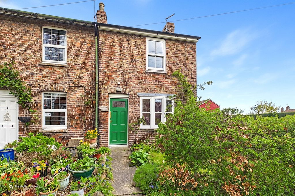 Property photo 1 of 15 Biscuit Cottage - Front1