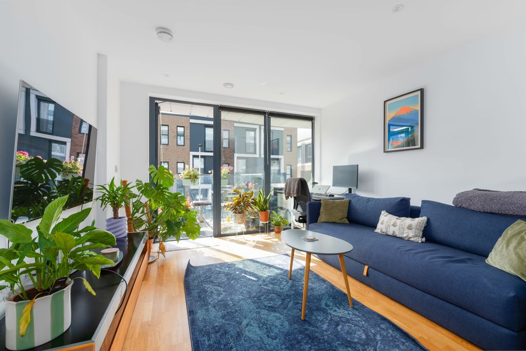 Property photo 1 of 11