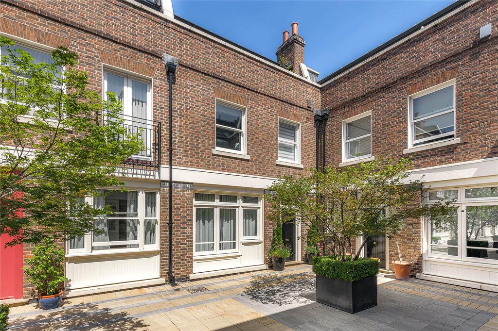 Property photo 1 of 11 External