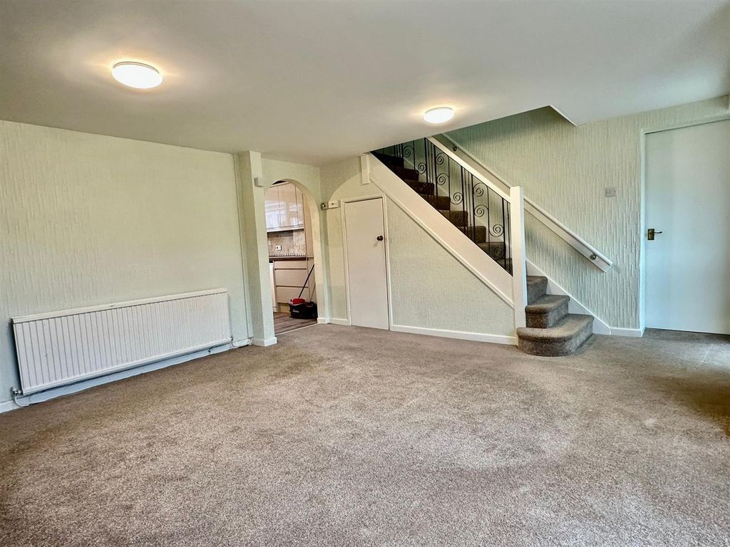 Property photo 2 of 16 21212.Jpeg