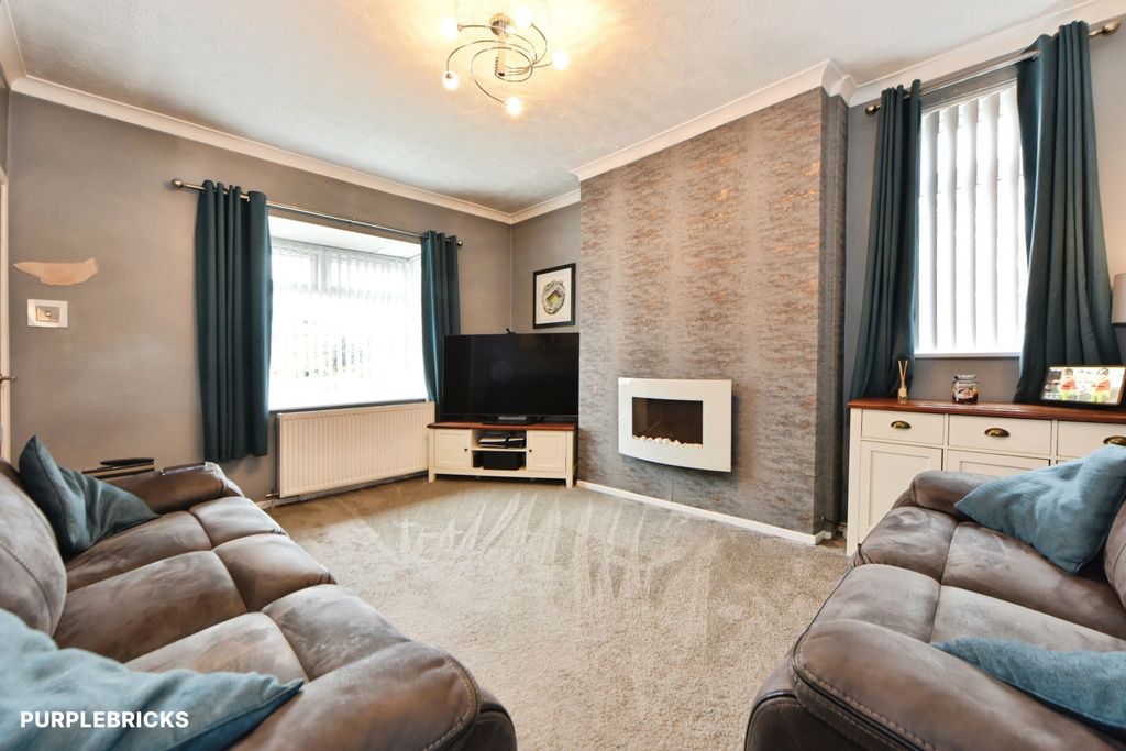 Property photo 2 of 19 Lounge