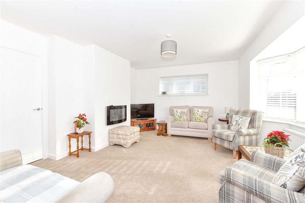 Property photo 1 of 7 Lounge