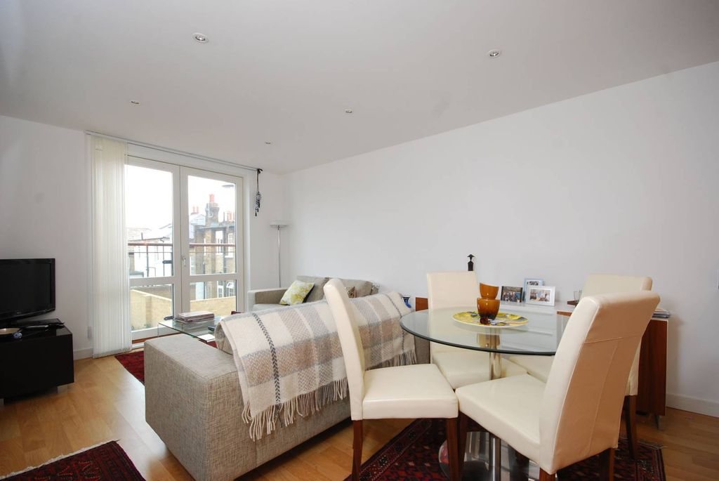 Property photo 2 of 10