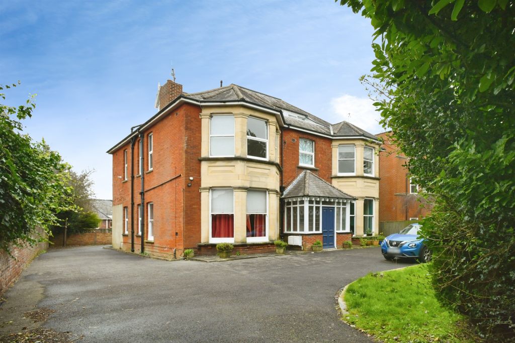 Property photo 1 of 21