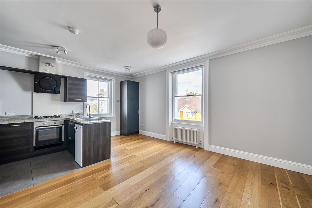 Property photo 2 of 11 1447788-4-69E0c879A3A11.Jpg