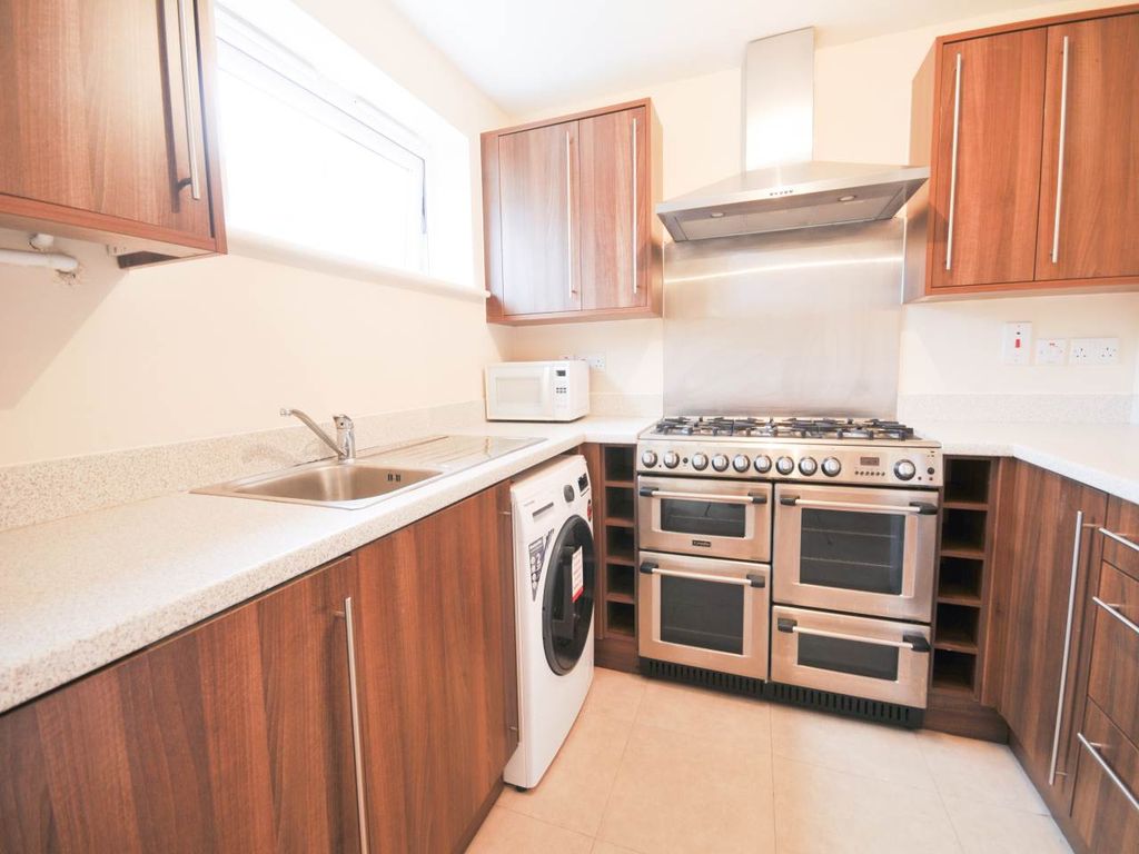 Property photo 2 of 5 Kitchen