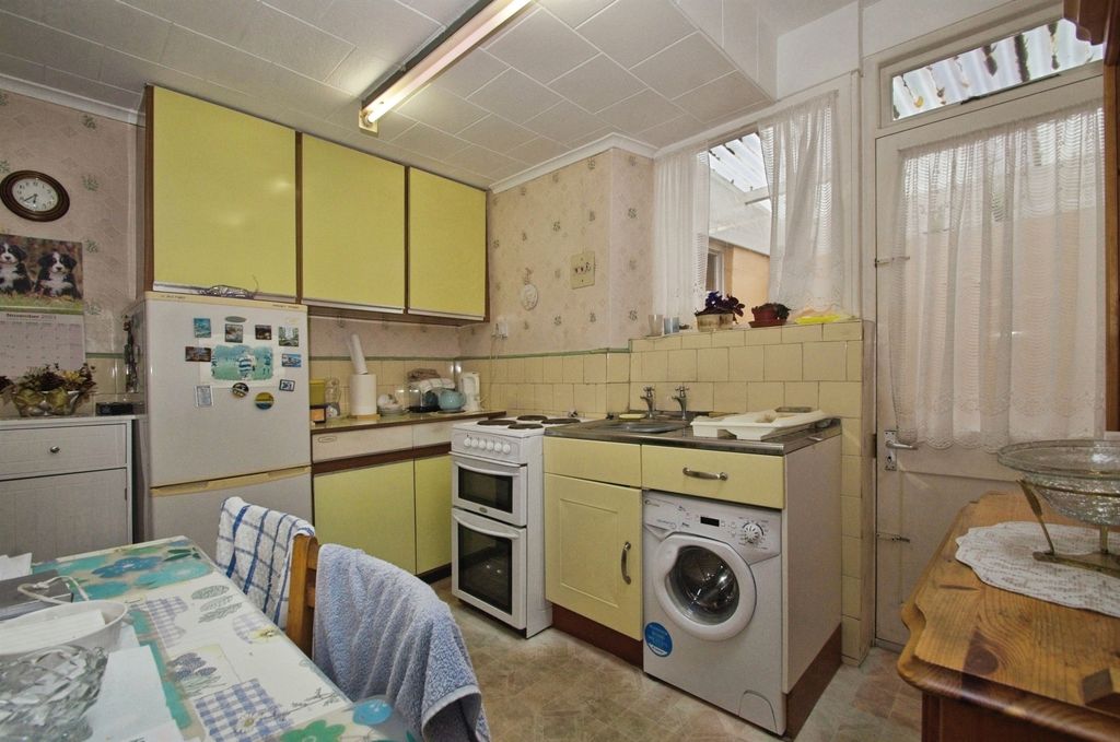 Property photo 3 of 18