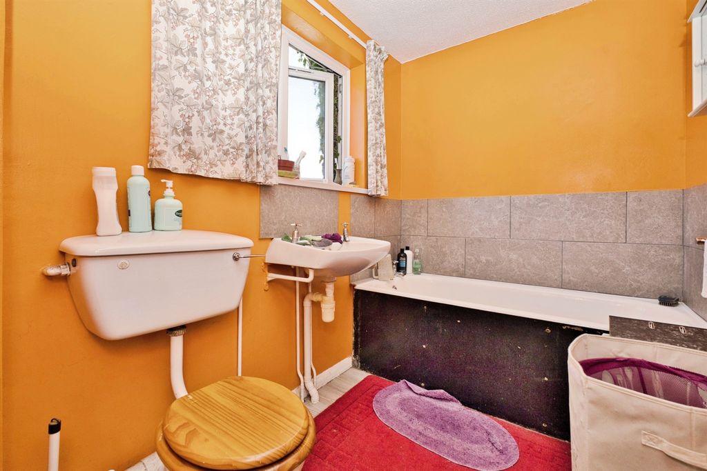 Property photo 2 of 10