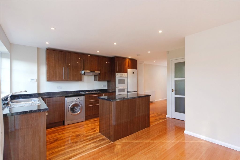 Property photo 2 of 10 Picture No. 08