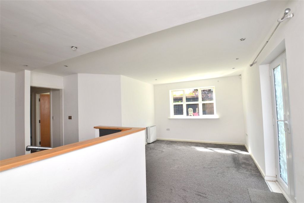 Property photo 2 of 12 Picture No. 26
