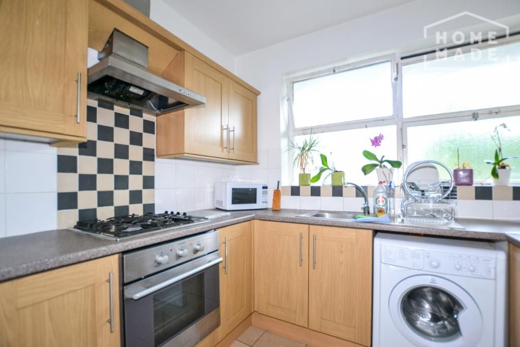 Property photo 1 of 12 Bright Kitchen With Fitted Units And Appliances...