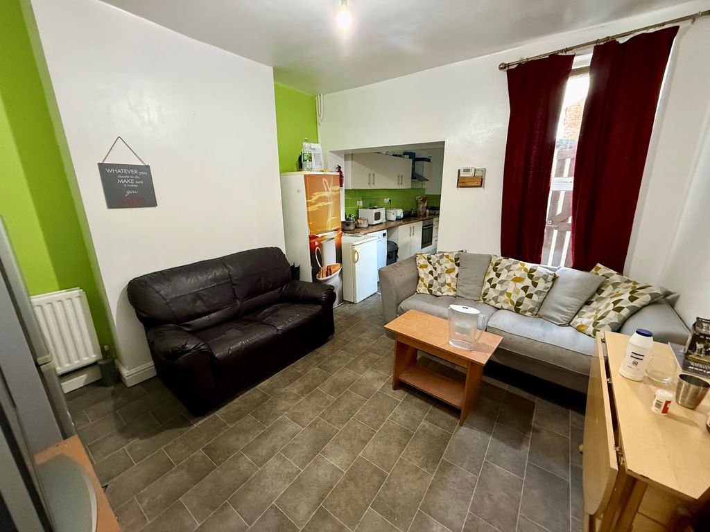 Property photo 3 of 5